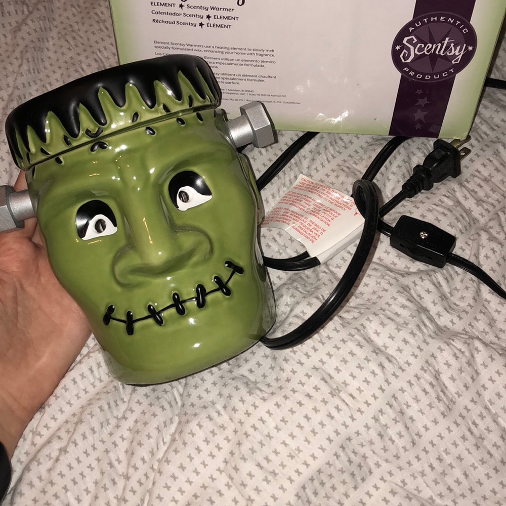 Frankenstein scentsy. Works perfect! Make offer!
